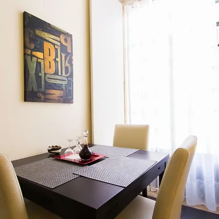 Апартаменти Downtown Bica