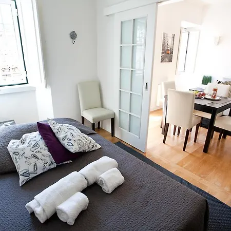 Downtown Apartments Bica Lisbon